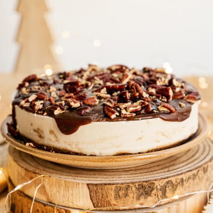 Cheesecake cu caramel și nuci pecan